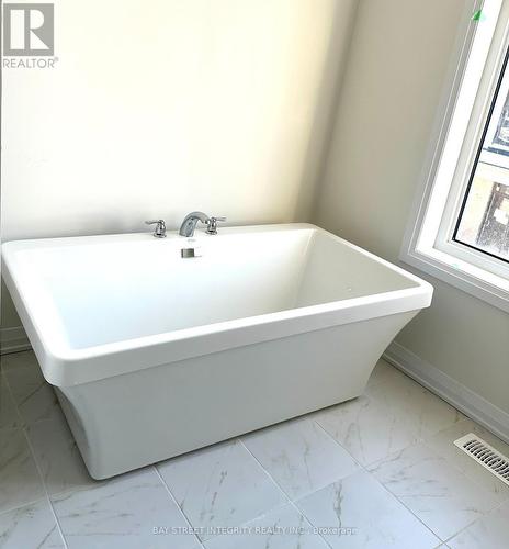 82 Millman Lane, Richmond Hill, ON - Indoor Photo Showing Bathroom