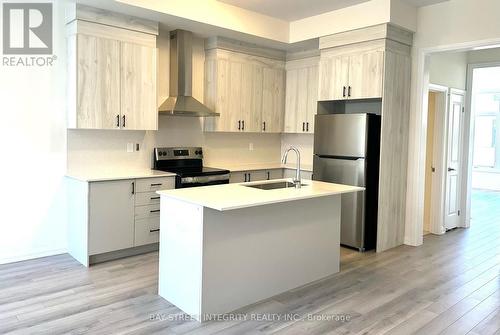 82 Millman Lane, Richmond Hill, ON - Indoor Photo Showing Kitchen