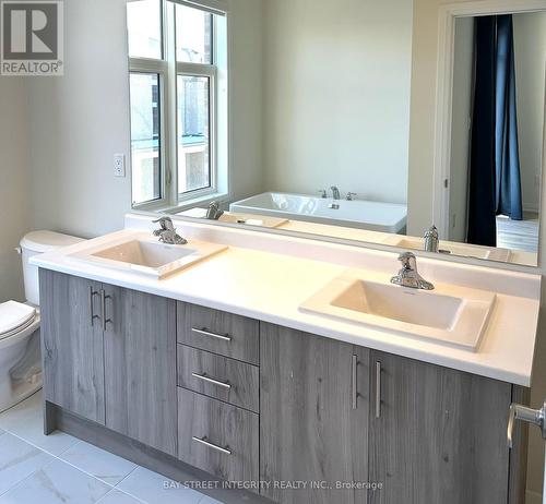 82 Millman Lane, Richmond Hill, ON - Indoor Photo Showing Bathroom