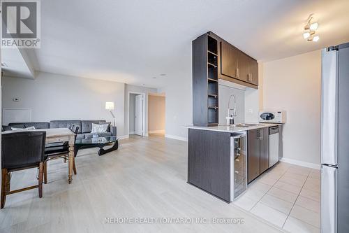 1808 - 25 Town Centre Crt Street S, Toronto, ON - Indoor Photo Showing Kitchen