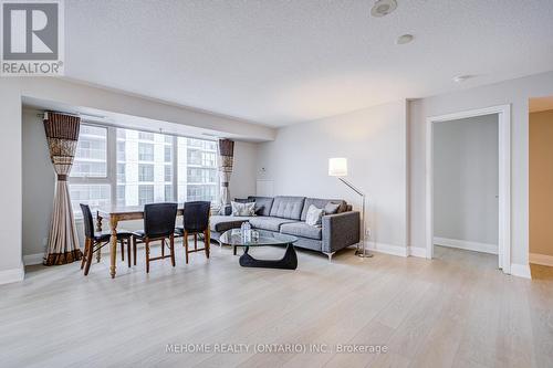 1808 - 25 Town Centre Crt Street S, Toronto, ON - Indoor Photo Showing Living Room