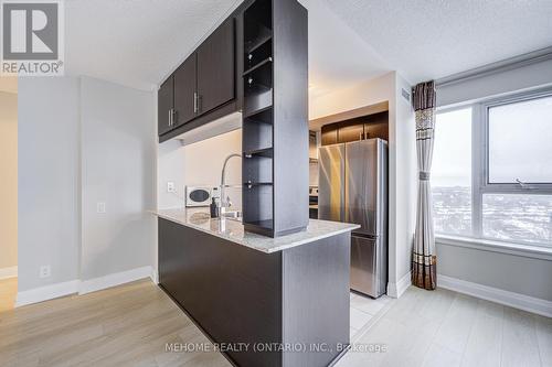 1808 - 25 Town Centre Crt Street S, Toronto, ON - Indoor Photo Showing Kitchen