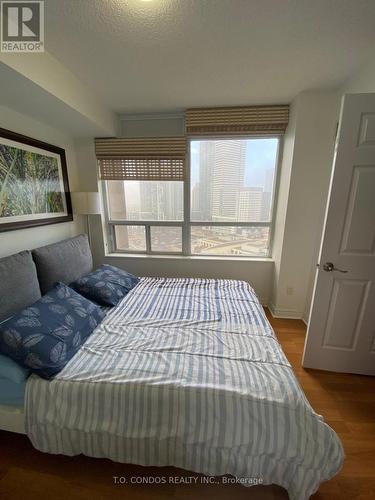 1802 - 310 Burnhamthorpe Road W, Mississauga, ON - Indoor Photo Showing Bedroom