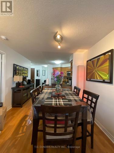 1802 - 310 Burnhamthorpe Road W, Mississauga, ON - Indoor Photo Showing Dining Room