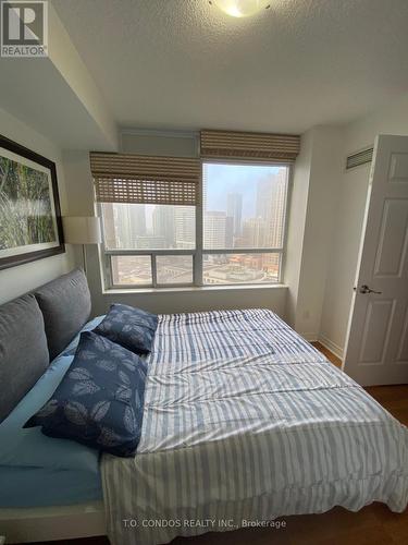 1802 - 310 Burnhamthorpe Road W, Mississauga, ON - Indoor Photo Showing Bedroom