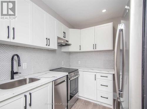 Main - 521 Rogers Road, Toronto, ON - Indoor Photo Showing Kitchen With Upgraded Kitchen