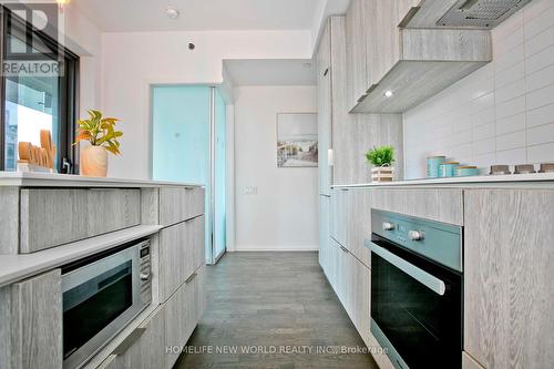 1410 - 5 St Joseph Street, Toronto, ON - Indoor Photo Showing Kitchen