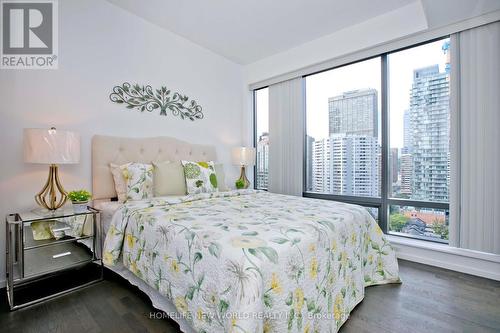 1410 - 5 St Joseph Street, Toronto, ON - Indoor Photo Showing Bedroom