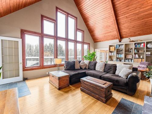 Salon - 191 Ch. Frizzle, Lac-Brome, QC - Indoor Photo Showing Living Room