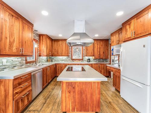 Cuisine - 191 Ch. Frizzle, Lac-Brome, QC - Indoor Photo Showing Kitchen