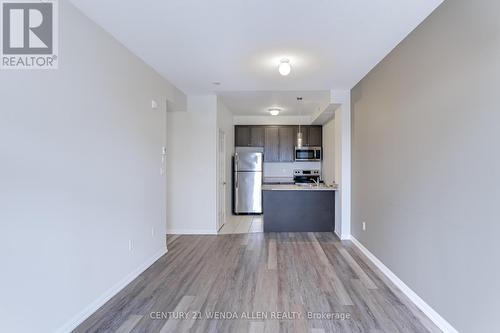 211 - 84 Aspen Springs Drive, Clarington, ON - Indoor Photo Showing Kitchen