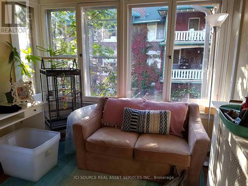 2 - 45 A Benlamond Avenue, Toronto, ON - Indoor Photo Showing Living Room