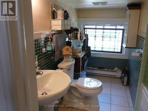 2 - 45 A Benlamond Avenue, Toronto, ON - Indoor Photo Showing Bathroom