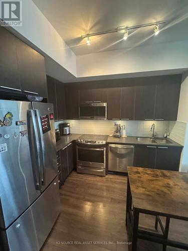 626 - 10 Parklawn Road, Toronto, ON - Indoor Photo Showing Kitchen With Double Sink With Upgraded Kitchen