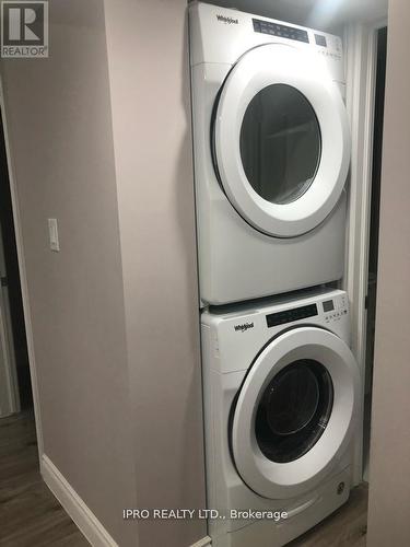 Bsmt - 7 Ezra Crescent, Brampton, ON - Indoor Photo Showing Laundry Room