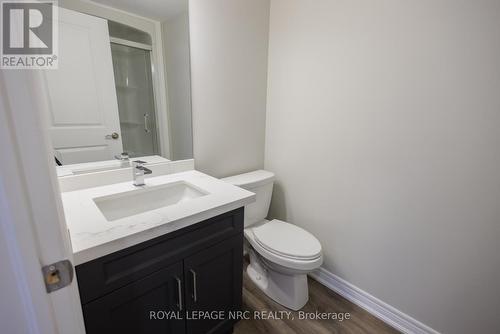 4213 Briarwood Avenue, Niagara Falls (212 - Morrison), ON - Indoor Photo Showing Bathroom