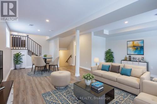 4213 Briarwood Avenue, Niagara Falls (212 - Morrison), ON - Indoor Photo Showing Living Room