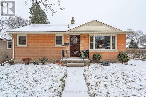 68 Vancouver Drive, Guelph (Central East), ON - Outdoor