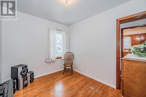 68 Vancouver Drive, Guelph (Central East), ON - Indoor