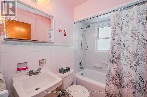 68 Vancouver Drive, Guelph (Central East), ON - Indoor Photo Showing Bathroom