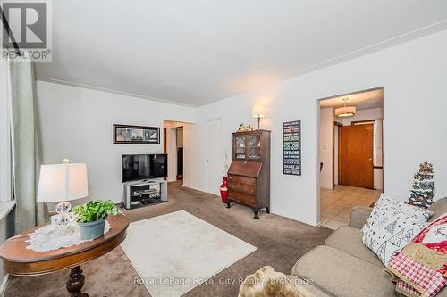 68 Vancouver Drive, Guelph (Central East), ON - Indoor Photo Showing Living Room