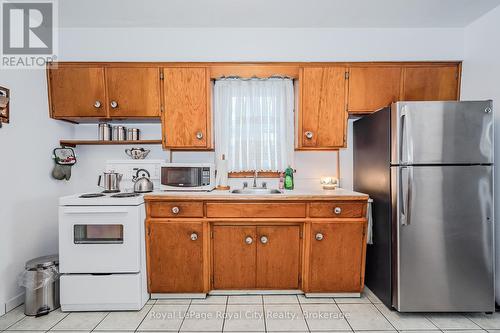 68 Vancouver Drive, Guelph (Central East), ON - Indoor Photo Showing Kitchen