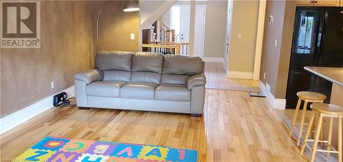 505 Beaver Creek Crescent, Waterloo, ON - Indoor Photo Showing Living Room