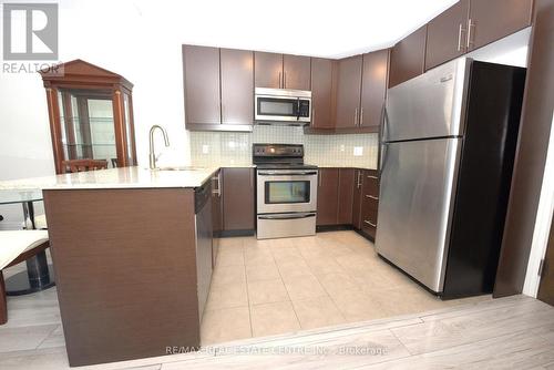 4004 - 16 Harbour Street, Toronto, ON - Indoor Photo Showing Kitchen