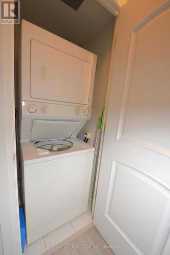 4004 - 16 Harbour Street, Toronto, ON - Indoor Photo Showing Laundry Room