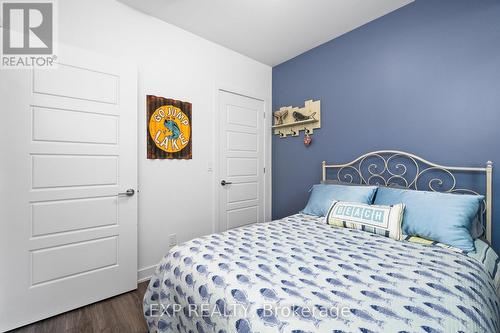 B107 - 271 Sea Ray Avenue, Innisfil, ON - Indoor Photo Showing Bedroom