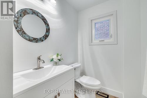 6571 Alderwood Trail, Mississauga, ON - Indoor Photo Showing Bathroom