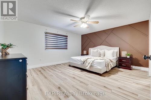 6571 Alderwood Trail, Mississauga, ON - Indoor Photo Showing Bedroom