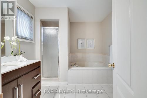 6571 Alderwood Trail, Mississauga, ON - Indoor Photo Showing Bathroom