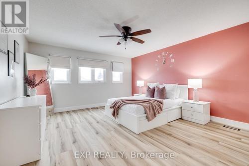 6571 Alderwood Trail, Mississauga, ON - Indoor Photo Showing Bedroom