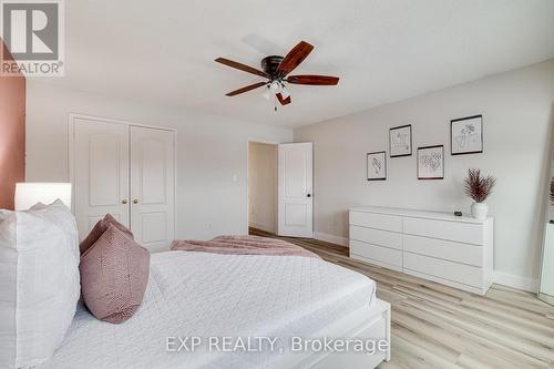 6571 Alderwood Trail, Mississauga, ON - Indoor Photo Showing Bedroom