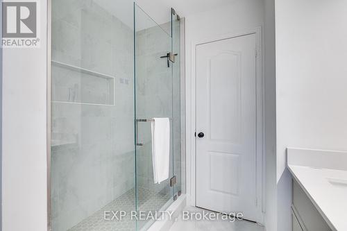 6571 Alderwood Trail, Mississauga, ON - Indoor Photo Showing Bathroom