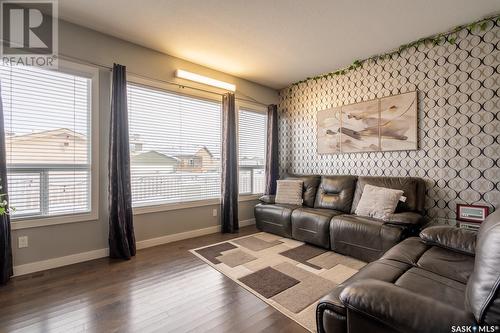 4625 James Hill Road, Regina, SK - Indoor Photo Showing Living Room