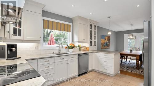 727 Old Hunt Road, London, ON - Indoor Photo Showing Kitchen