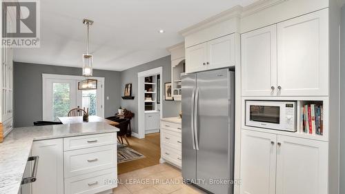 727 Old Hunt Road, London, ON - Indoor Photo Showing Kitchen