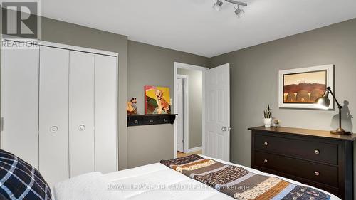 727 Old Hunt Road, London, ON - Indoor Photo Showing Bedroom