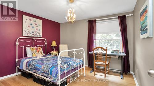 727 Old Hunt Road, London, ON - Indoor Photo Showing Bedroom