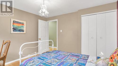 727 Old Hunt Road, London, ON - Indoor Photo Showing Bedroom