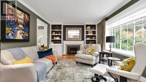 727 Old Hunt Road, London, ON - Indoor Photo Showing Living Room With Fireplace