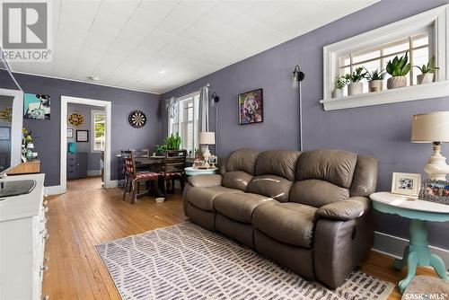 1005 Atkinson Street, Regina, SK - Indoor Photo Showing Living Room