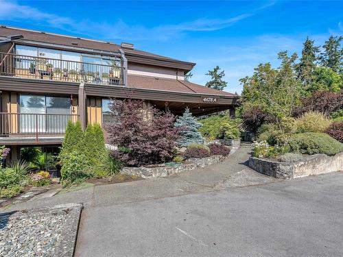 583-A-4678 Elk Lake Dr, Saanich, BC - Outdoor With Balcony