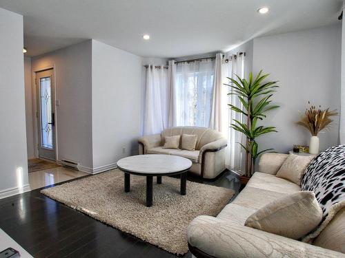 Salon - 9040 Boul. Marie-Victorin, Brossard, QC - Indoor Photo Showing Living Room