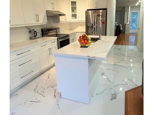 3054 Caulfield Cres, Mississauga, ON - Indoor Photo Showing Kitchen