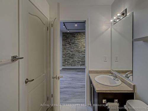 101-2772 Keele St, Toronto, ON - Indoor Photo Showing Bathroom