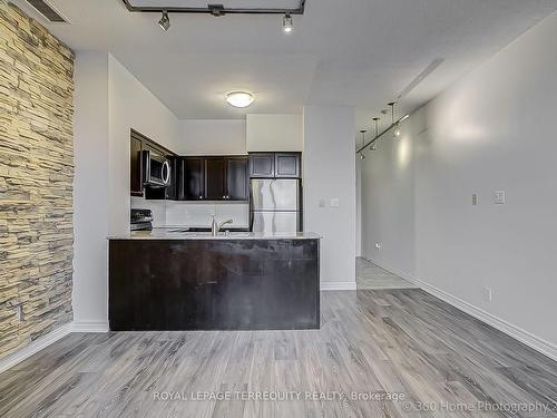 101-2772 Keele St, Toronto, ON - Indoor Photo Showing Kitchen