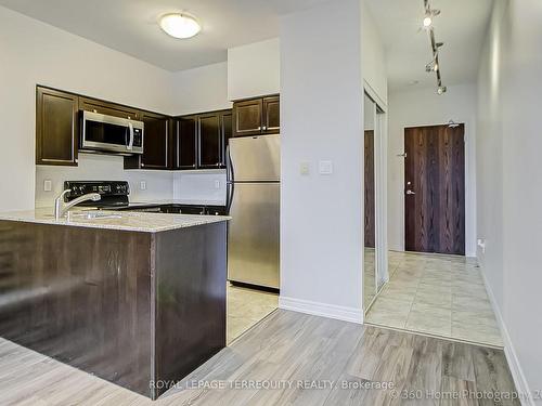 101-2772 Keele St, Toronto, ON - Indoor Photo Showing Kitchen